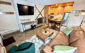 Winter Haus, Winter Park 2 Bedrooms Corner Unit W Outdoor Patio Walking Distance To The Center Of Town