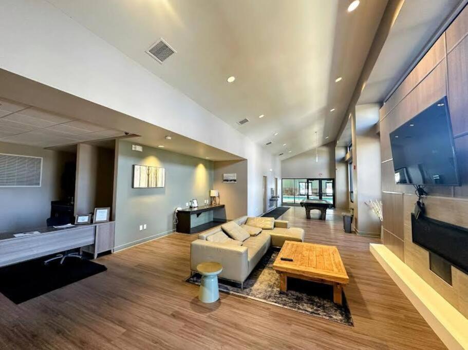 Winter Haus, Winter Park 2 Bedrooms Corner Unit W Outdoor Patio Walking Distance To The Center Of Town Exterior photo